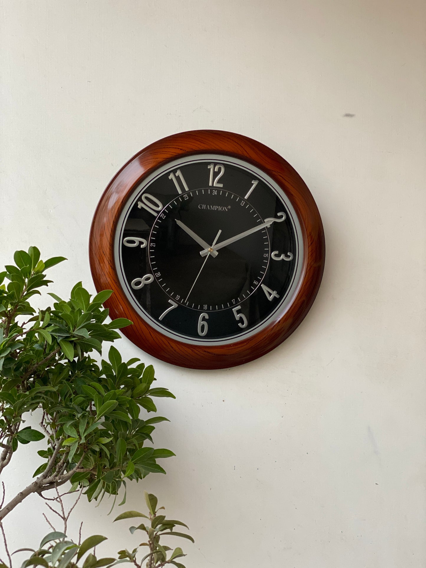 Classic Black Wall Clock CS-025