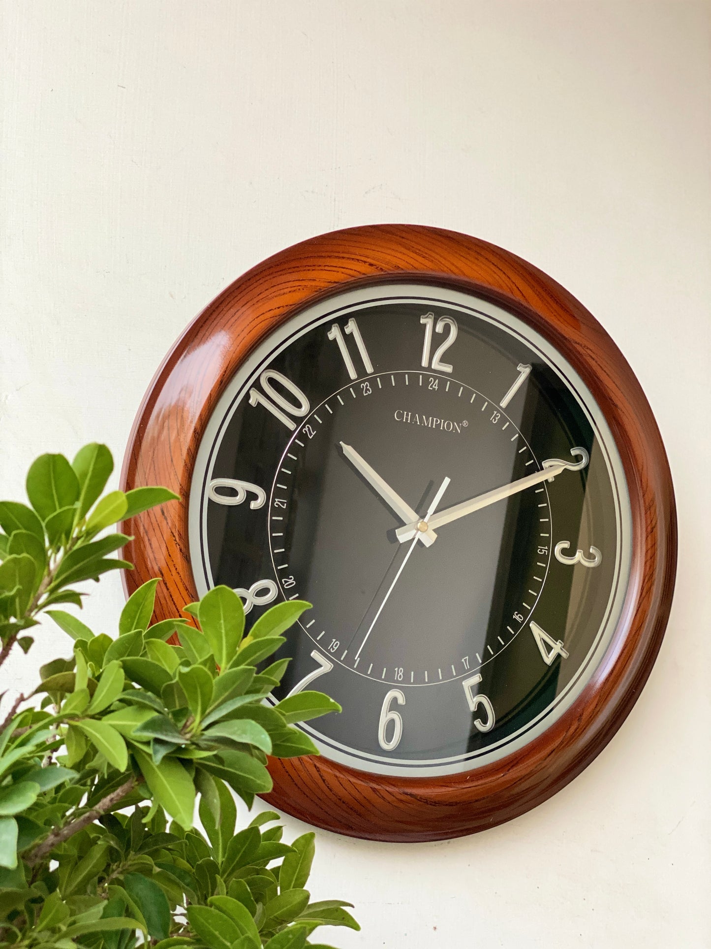 Classic Black Wall Clock CS-025