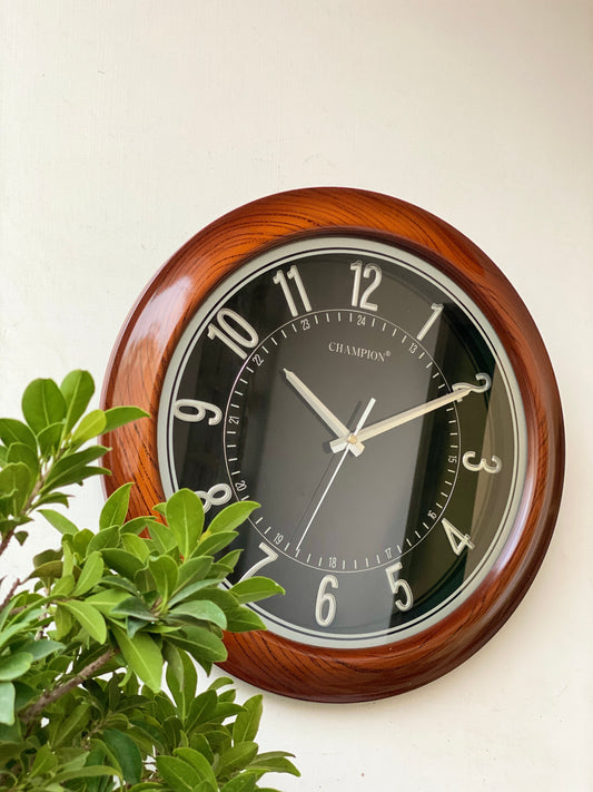 Classic Black Wall Clock CS-025